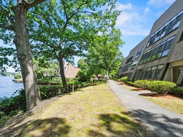 19 Eaglehead Terrace 4, Shrewsbury MA 01545