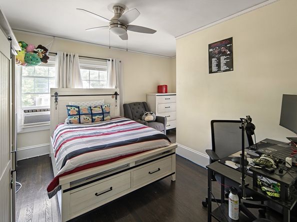 15 E Grove St, Middleboro MA 02346
