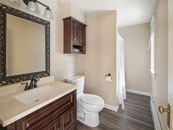 15 E Grove St, Middleboro MA 02346