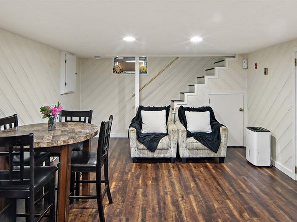 15 E Grove St, Middleboro MA 02346