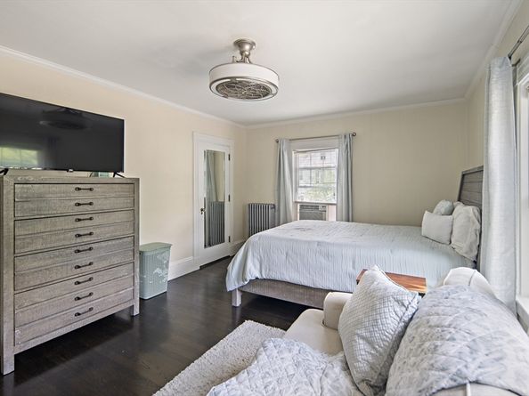 15 E Grove St, Middleboro MA 02346