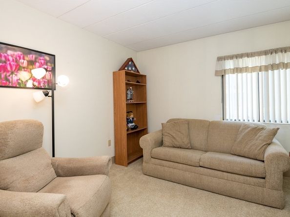 3 Ledgewood Way 6, Peabody MA 01960