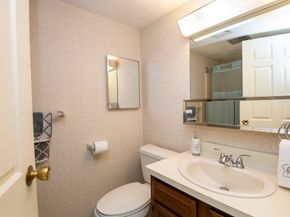 3 Ledgewood Way 6, Peabody MA 01960