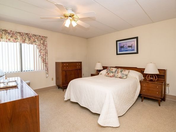 3 Ledgewood Way 6, Peabody MA 01960