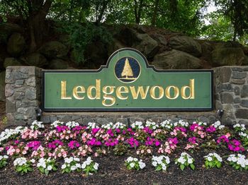 3 Ledgewood Way