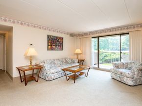 3 Ledgewood Way 6, Peabody MA 01960