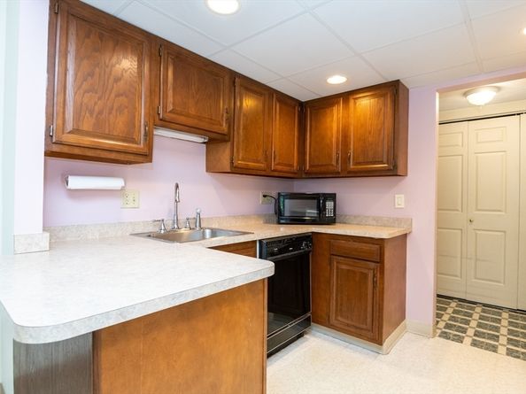 3 Ledgewood Way 6, Peabody MA 01960