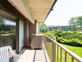 3 Ledgewood Way 6, Peabody MA 01960