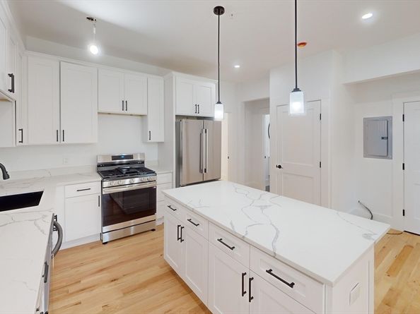 151 Townsend 2L, Boston MA 02121