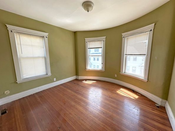 27 Bradshaw St, Boston MA 02121