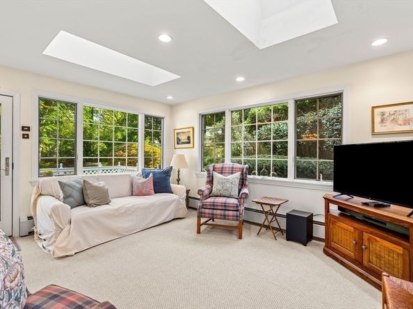 5 Elmwood Rd, Marblehead MA 01945