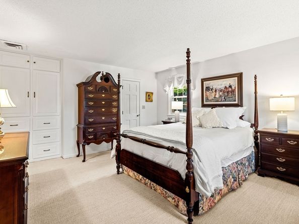 5 Elmwood Rd, Marblehead MA 01945