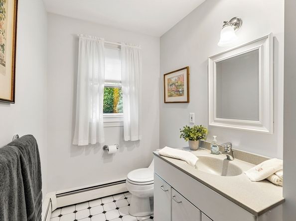 5 Elmwood Rd, Marblehead MA 01945