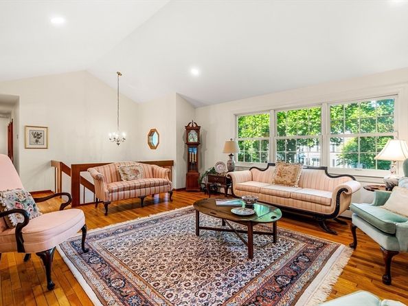 5 Elmwood Rd, Marblehead MA 01945
