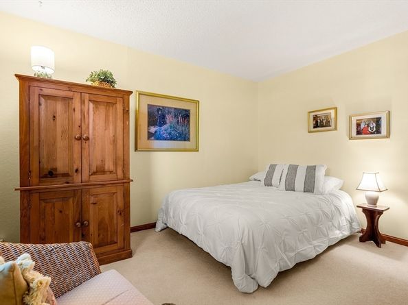 5 Elmwood Rd, Marblehead MA 01945