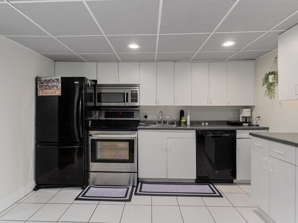 18 Shadowbrook Lane 40, Milford MA 01757
