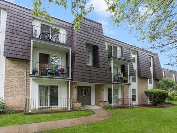 18 Shadowbrook Lane