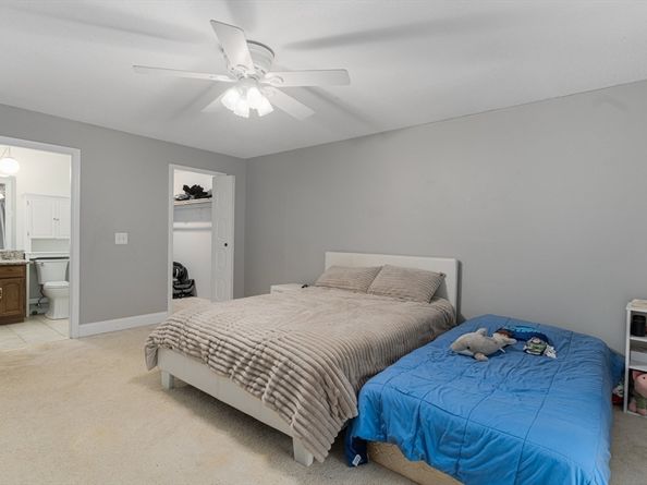 18 Shadowbrook Lane 40, Milford MA 01757
