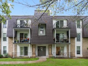 18 Shadowbrook Lane 40, Milford MA 01757