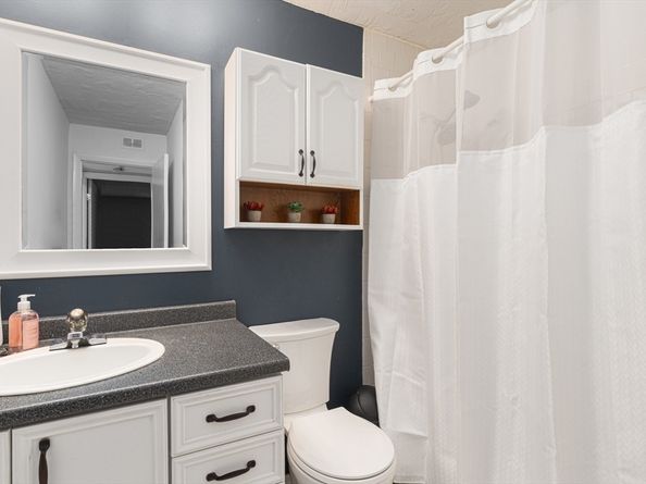 18 Shadowbrook Lane 40, Milford MA 01757