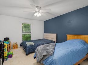 18 Shadowbrook Lane 40, Milford MA 01757