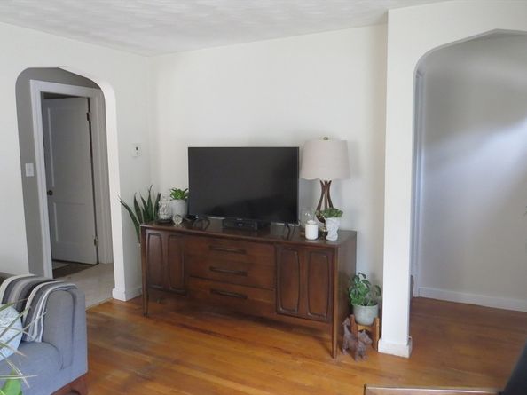 102 Ewing Dr, Stoughton MA 02072