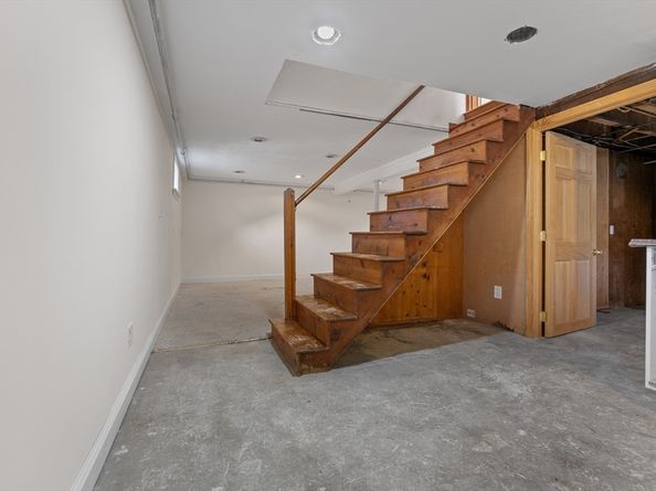 463 Lincoln St, Waltham MA 02451
