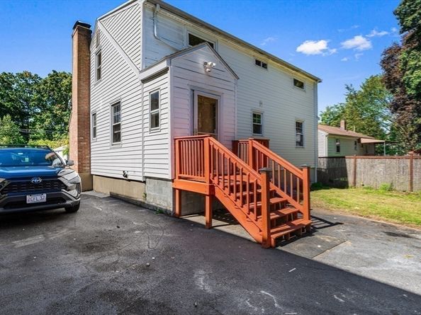463 Lincoln St, Waltham MA 02451