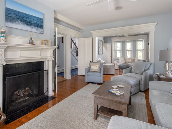 35 North St, Mattapoisett MA 02739