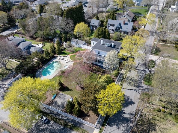 35 North St, Mattapoisett MA 02739