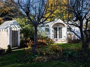35 North St, Mattapoisett MA 02739