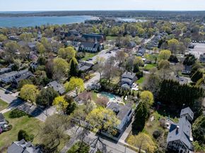 35 North St, Mattapoisett MA 02739