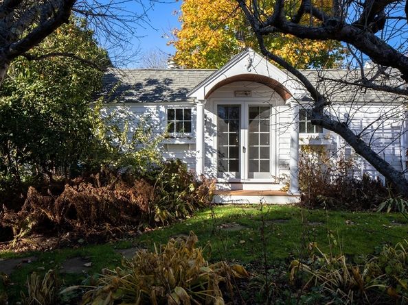 35 North St, Mattapoisett MA 02739