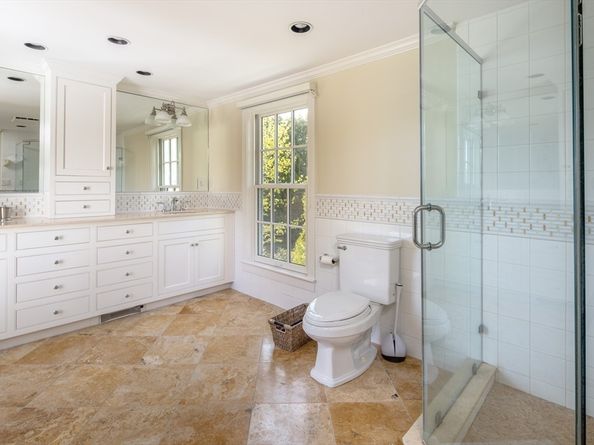 35 North St, Mattapoisett MA 02739