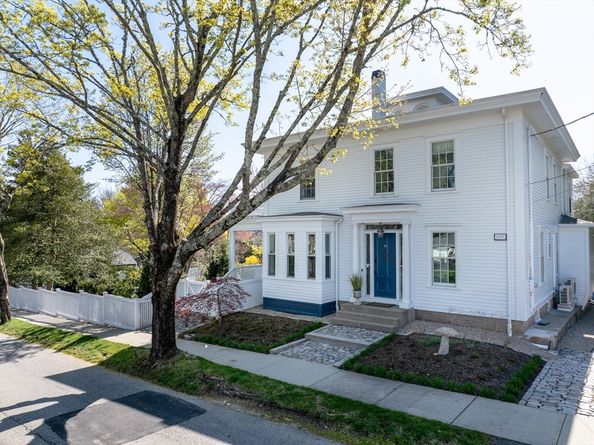 35 North St, Mattapoisett MA 02739