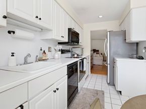 108 Abington Rd 108, Danvers MA 01923