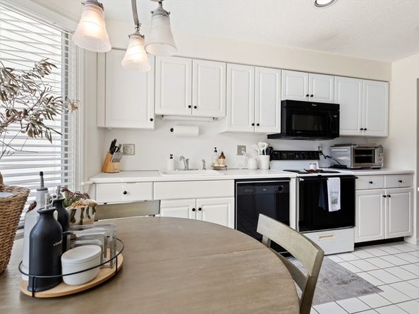 108 Abington Rd 108, Danvers MA 01923