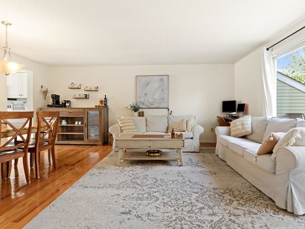 108 Abington Rd 108, Danvers MA 01923