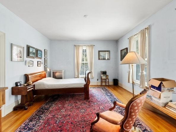 41 Dearborn St, Salem MA 01970
