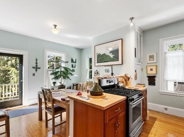 41 Dearborn St, Salem MA 01970