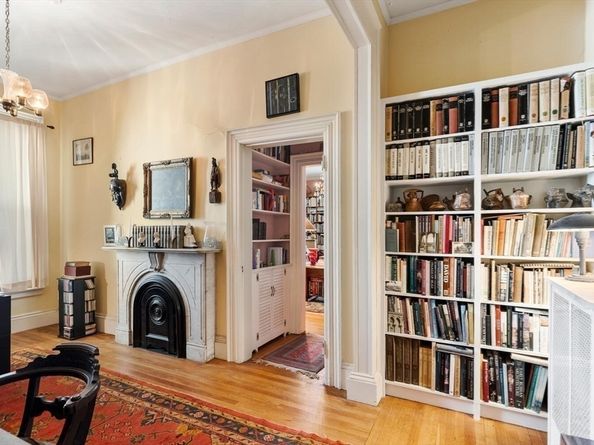 41 Dearborn St, Salem MA 01970