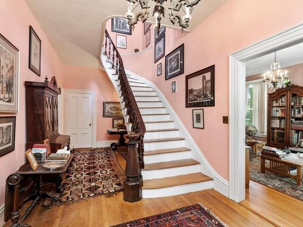 41 Dearborn St, Salem MA 01970