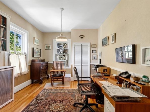 41 Dearborn St, Salem MA 01970