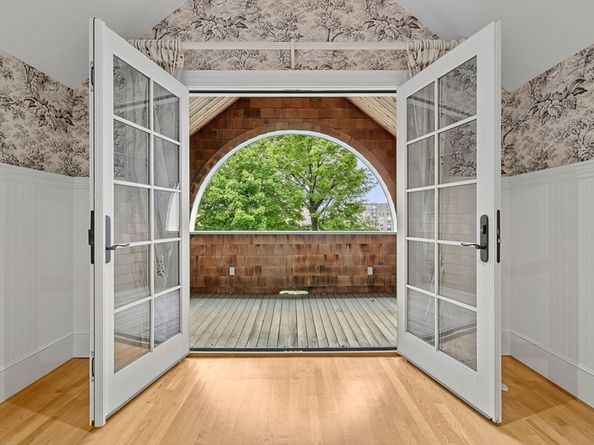 36 Allerton St, Brookline MA 02445