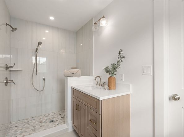 172 Westminster Ave 1, Watertown MA 02472