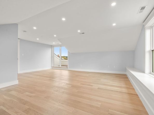 172 Westminster Ave 1, Watertown MA 02472