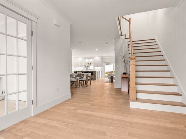 172 Westminster Ave 1, Watertown MA 02472