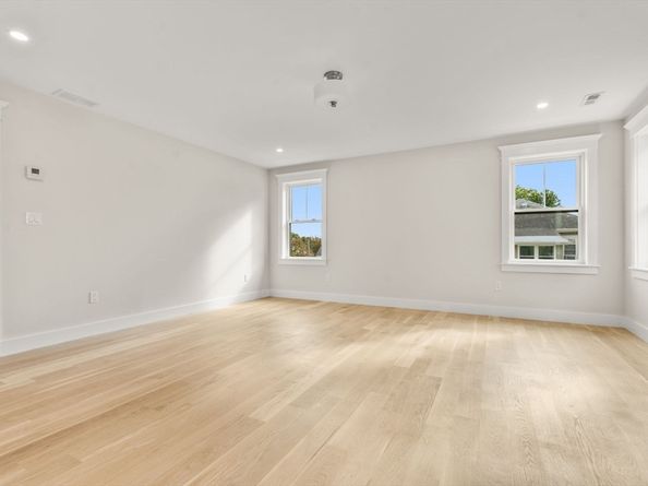 172 Westminster Ave 1, Watertown MA 02472