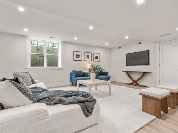 172 Westminster Ave 1, Watertown MA 02472