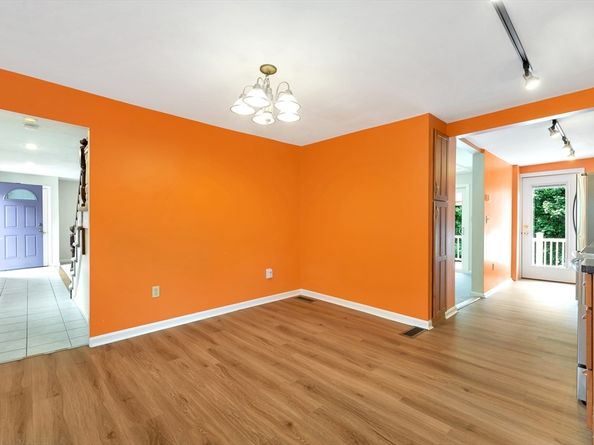 18 Cherry St, Gloucester MA 01930